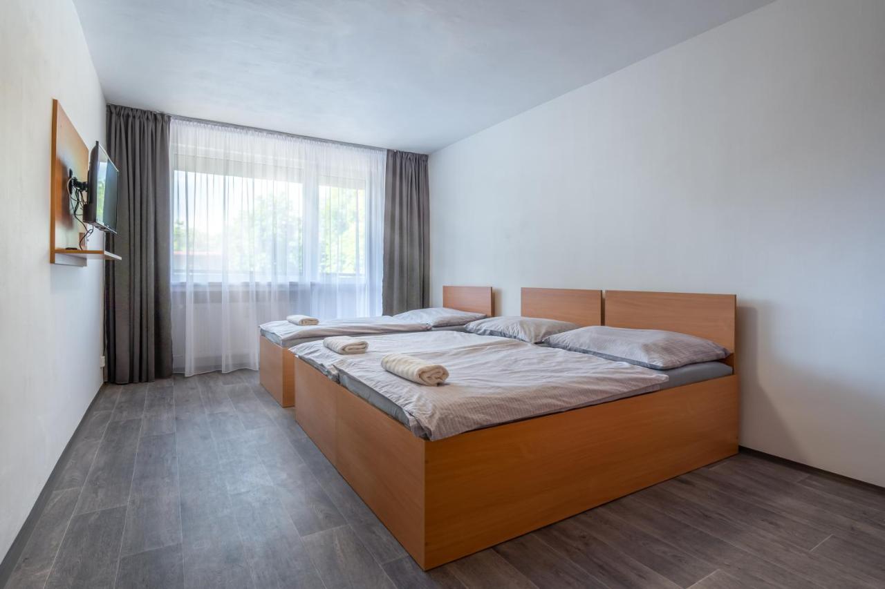 Apartmany A Studia Zamecky Park Litvínov エクステリア 写真